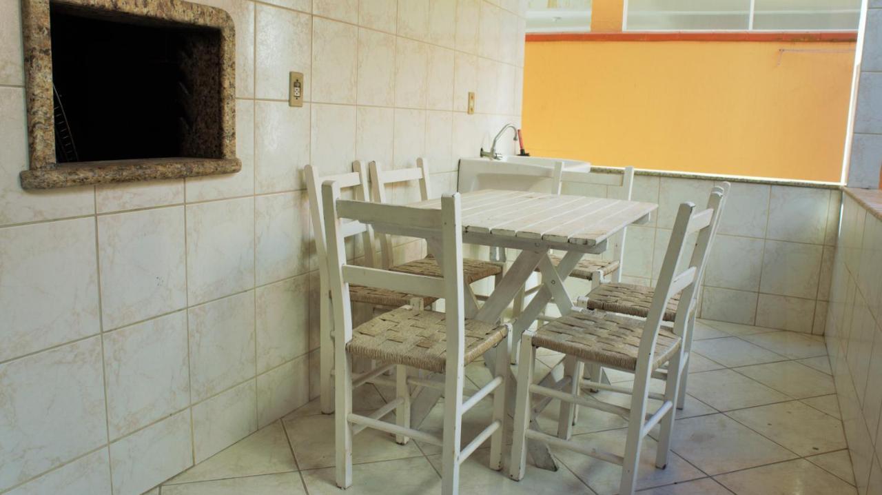 Casa 02 Dorm Na Rua Salmao Villa Bombinhas Exteriör bild